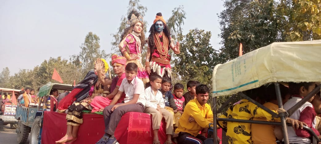 गाजे बाजे के साथ निकली शिव बारात, झूम उठे श्रद्धालु