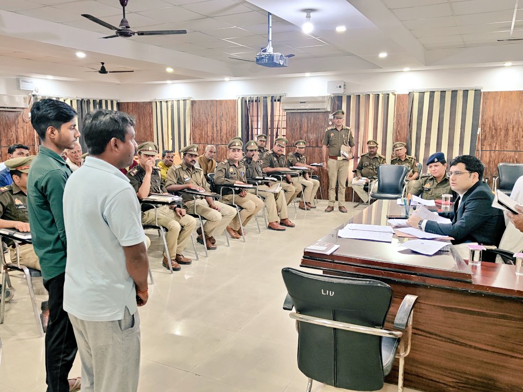 पुलिस कार्यालय में न्याय दिवस का आयोजन, शिकायतकर्ताओं से वार्ता कर 30 विभिन्न प्रकरणों का कराया गया नियमानुसार निस्तारणः-