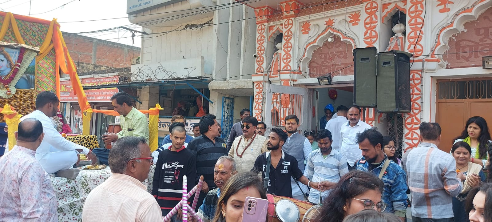 धूमधाम से निकाली गई शिव बारात