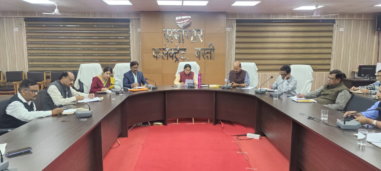 मछुआ समुदाय की महिला को तालाबों का करें आवंटन-जिलाधिकारी