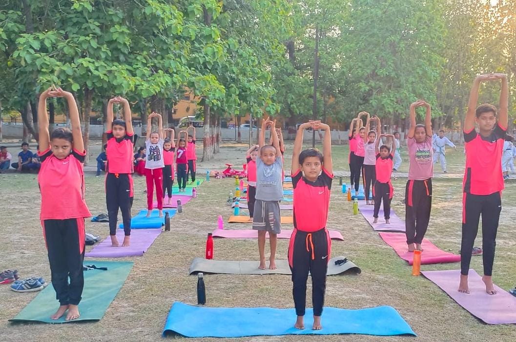 बच्चों के लिए योग पाठशाला – योगाचार्य सुधांशु द्विवेदी
