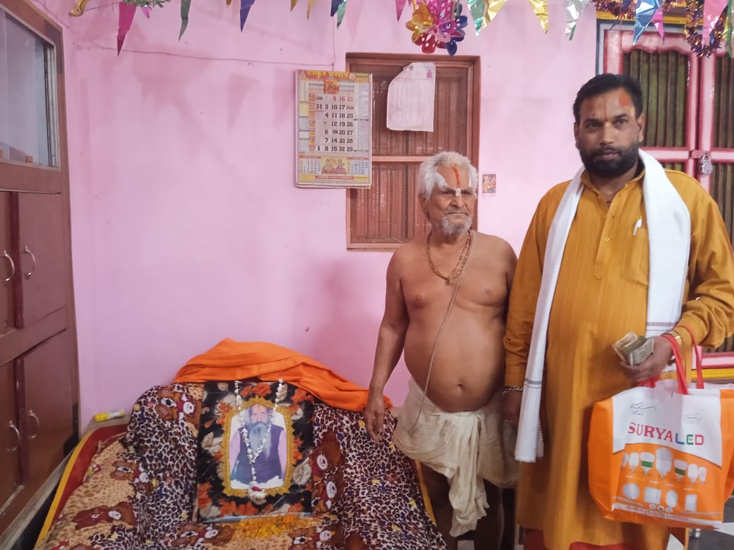 श्री सरयू कुंज मंदिर के महंत श्री अनन्त विभूषित अयोध्या जी की19वीं पुण्यतिथि बड़ी धूम धाम से मनायी गईं