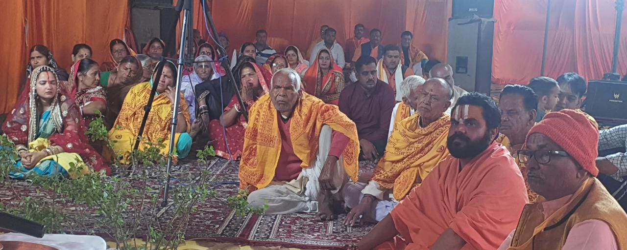 रंगोत्सव की पूर्व बेला में घुल रहा धर्म, अध्यात्म का रंग-डा. वेदांती भागवत