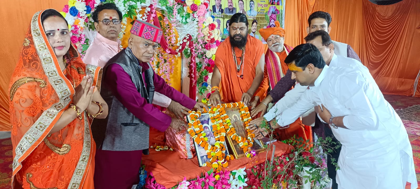 श्री राम के जन्मोत्सव पर ब्रह्मर्षि वेदांती श्री राम कथा की अमृत मई बरसा की।