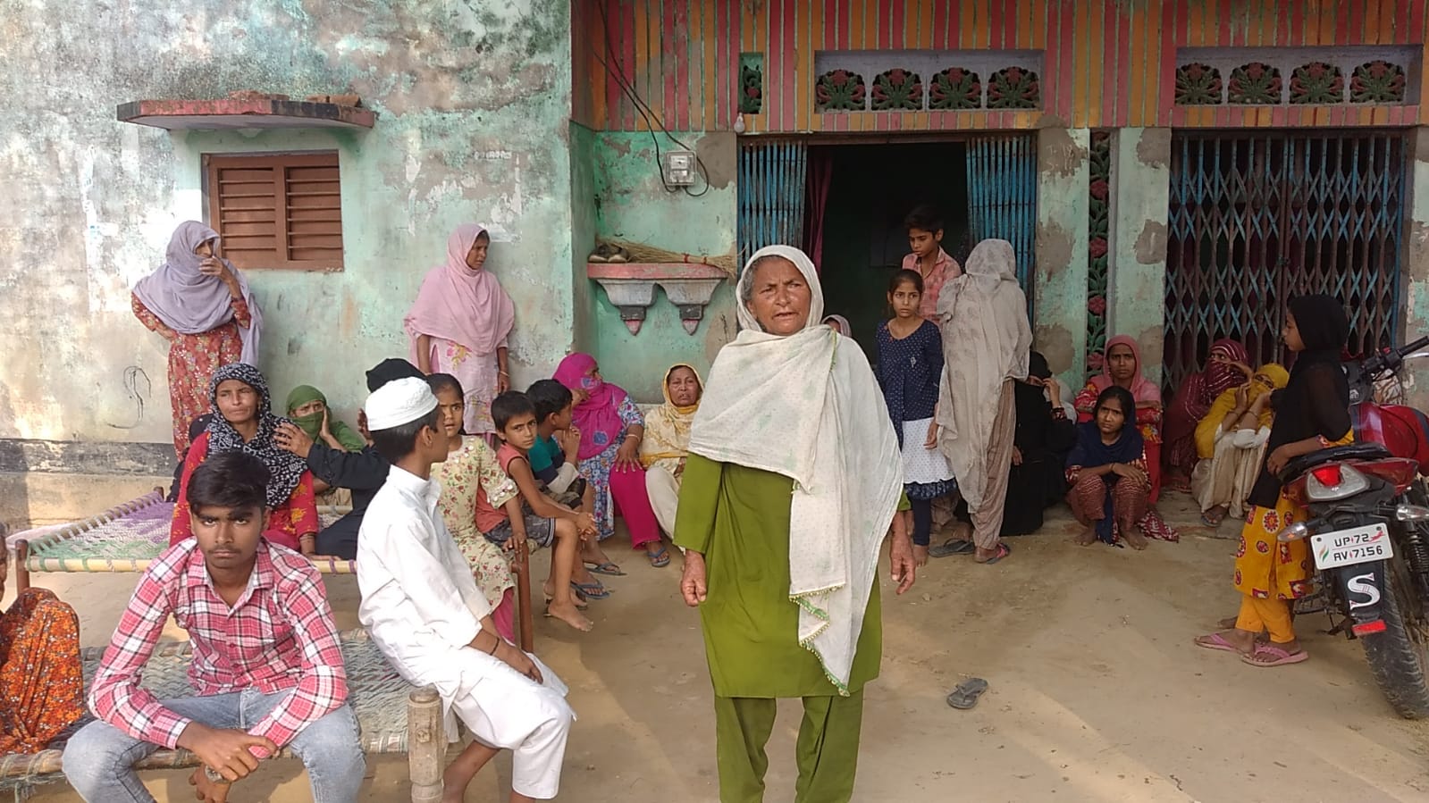 मृतक के परिवार जन