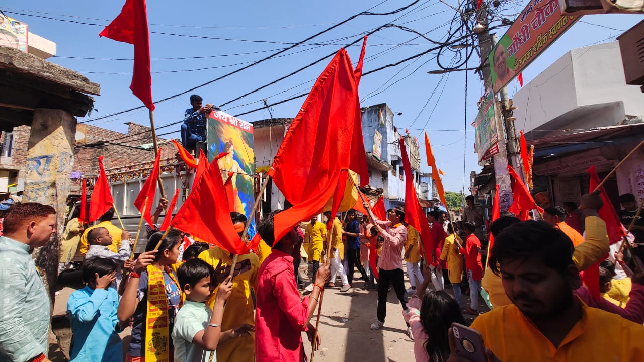 राम जन्मोत्सव पर युवाओं ने निकाली शोभाजय।श्री राम के जयकारों से गुंजायमान रहा जमुनहा बाजार- यात्रा