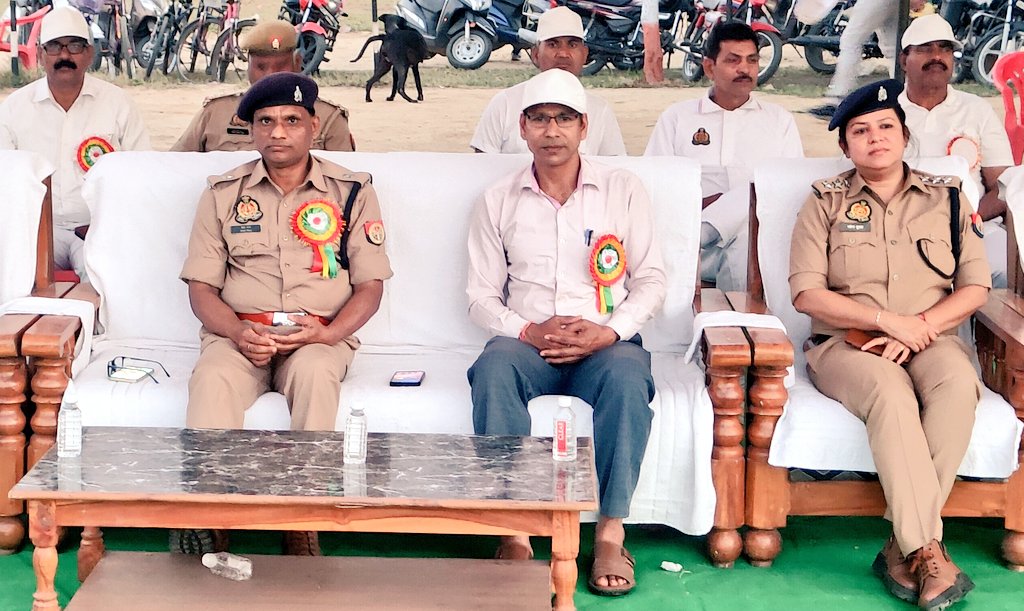 71 वीं अन्तर्जनपदीय गोरखपुर जोन हाॅकी प्रतियोगिता का उद्घाटन-