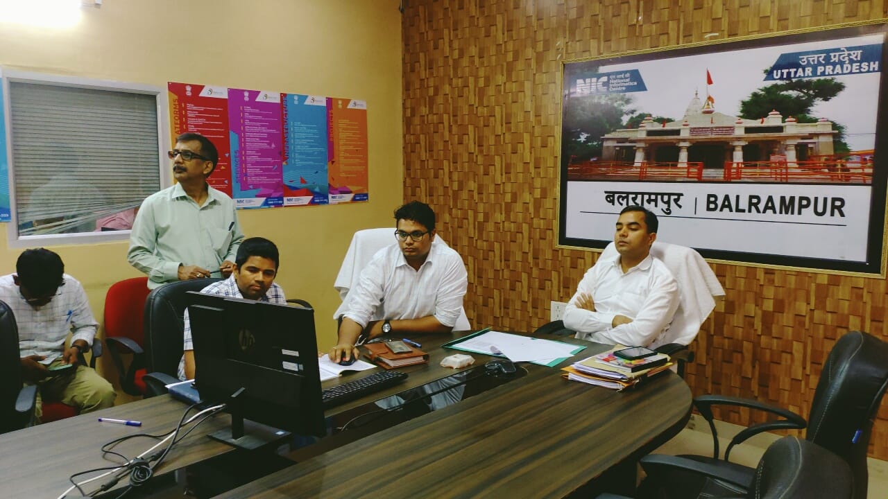 जिला निर्वाचन अधिकारी की अध्यक्षता में पोलिंग पार्टियों का द्वितीय रेंडमाइजेशन संपन्न