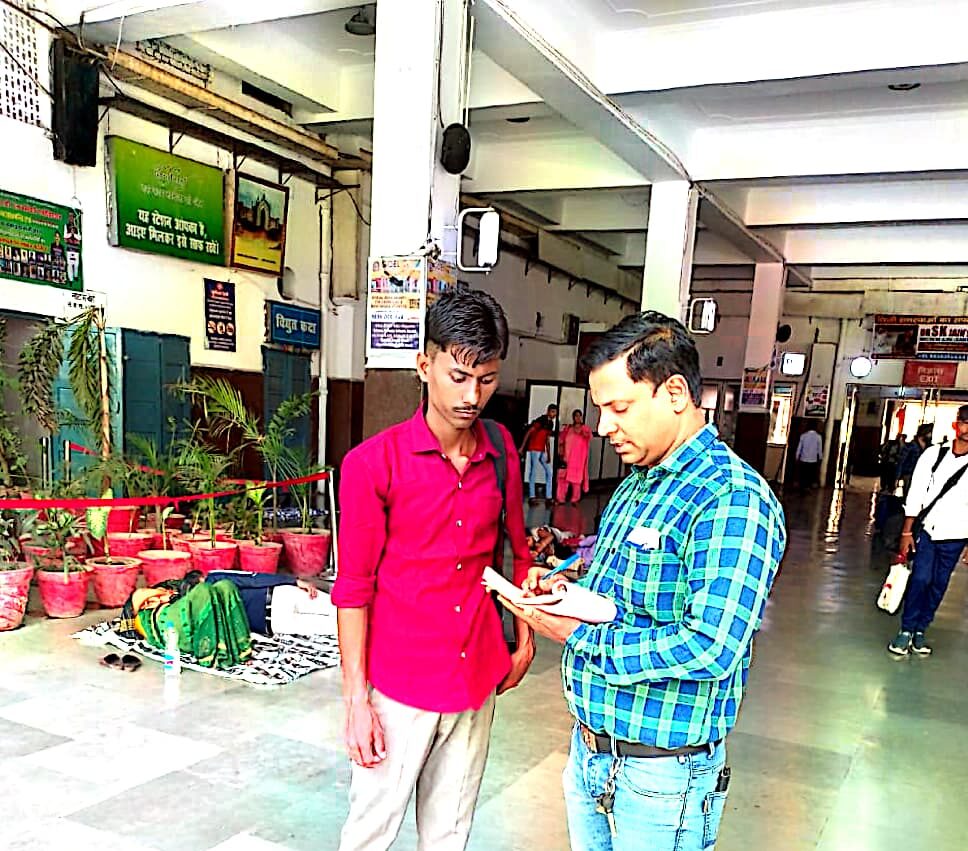 स्वच्छ रेल-स्वच्छ भारत के अन्तर्गत चलाया गया अभियान