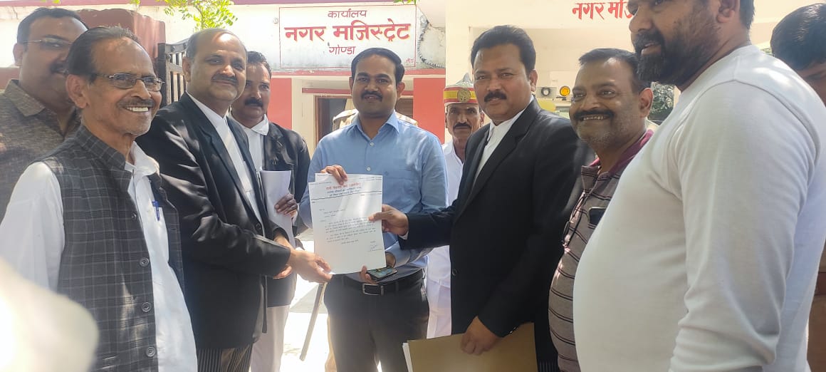 दबंग शराब कारोबारी के खिलाफ क्षेत्रवासियों की मुहिम ला रही रंग