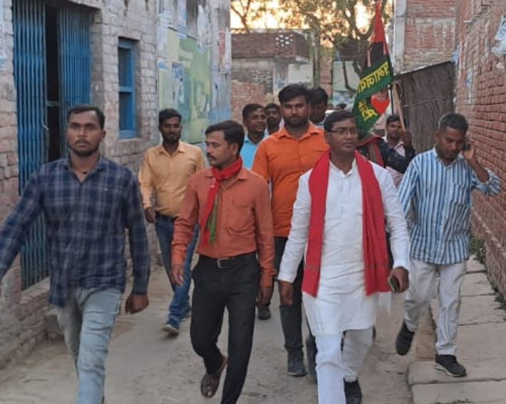 चेयर मैन पद प्रत्याशी रेशमा भारती के पति डा.राम सुमेर भारती ने चुनाव प्रचार अभियान किया तेज