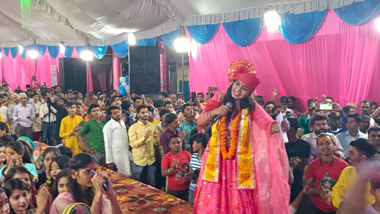 मेरा छोटा सा परिवार हरि आ जाओ इक बार -मानसी