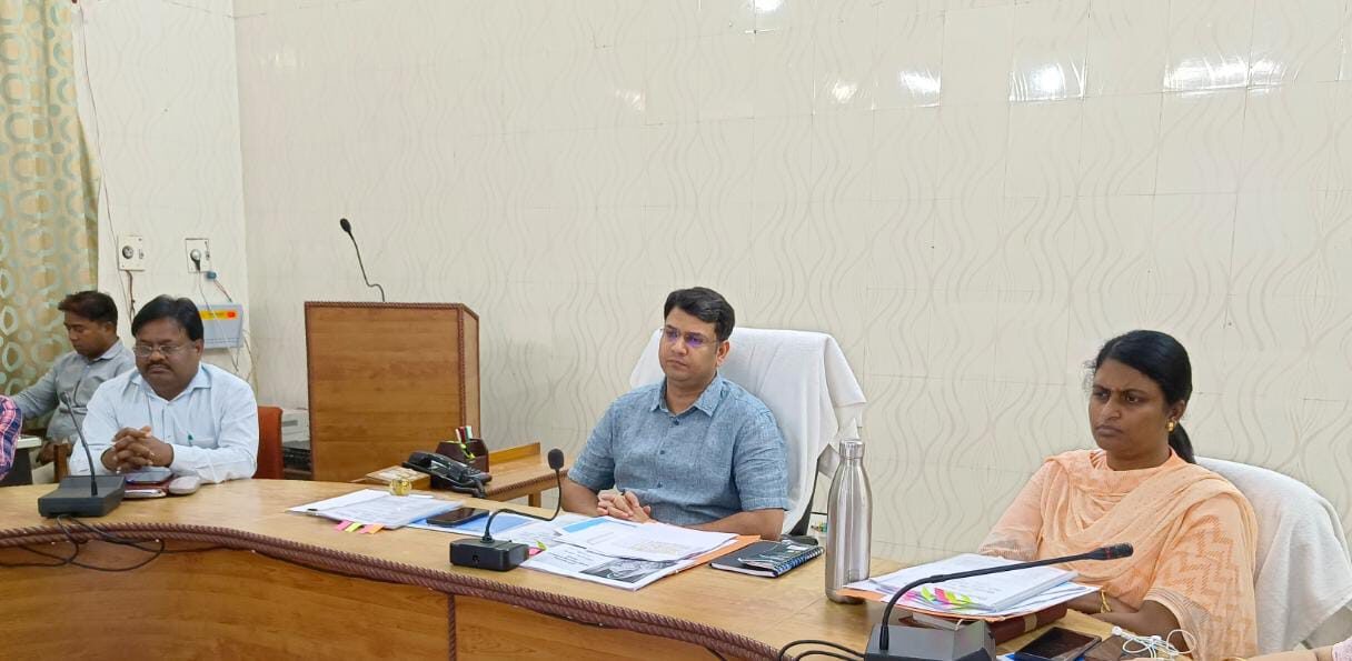 डीएम की अध्यक्षता में जिला स्वास्थ्य समिति की बैठक सम्पन्न