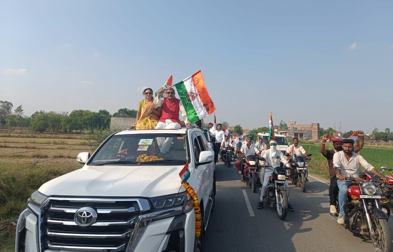 कांग्रेसियों की बाइक रैली में दिखा जोश, बनीं चुनावी फिजा