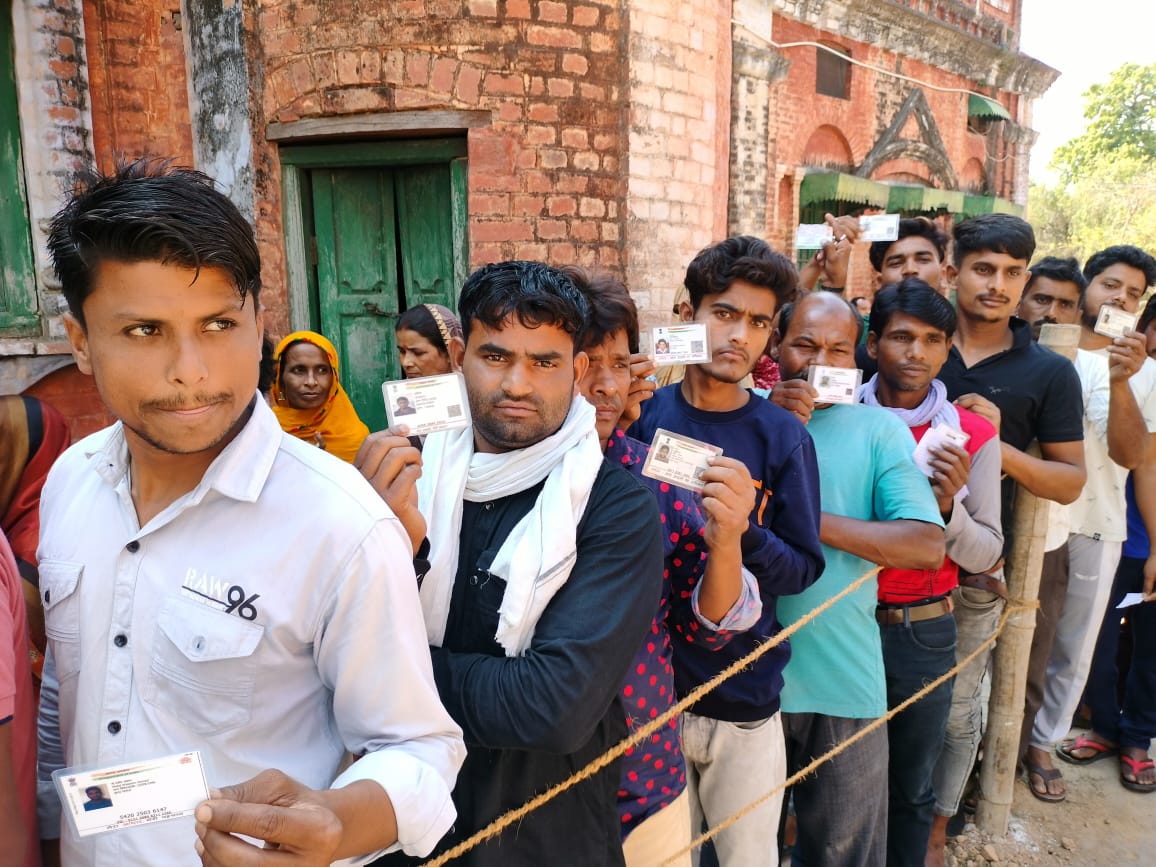 नगर निकाय निर्वाचन मतदान डीएम एवं एसपी के कुशल मार्गदर्शन में सकुशल संपन्न