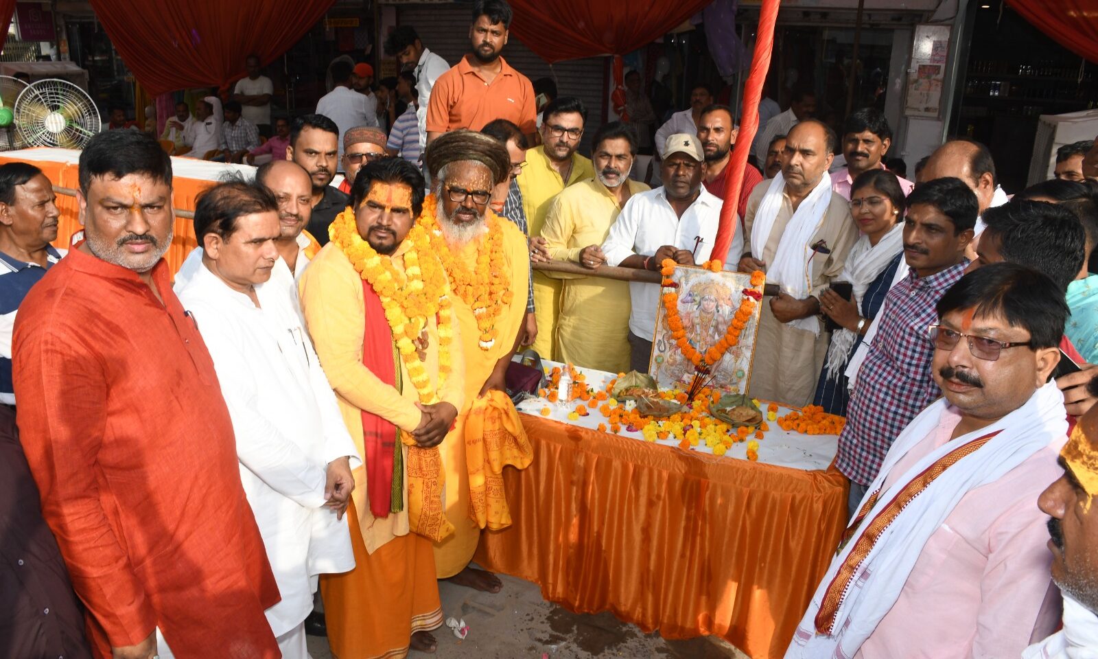पूर्व मंत्री द्वारा ज्येष्ठ माह के तीसरे मंगलवार को भव्य भंडारे का आयोजन किया गया