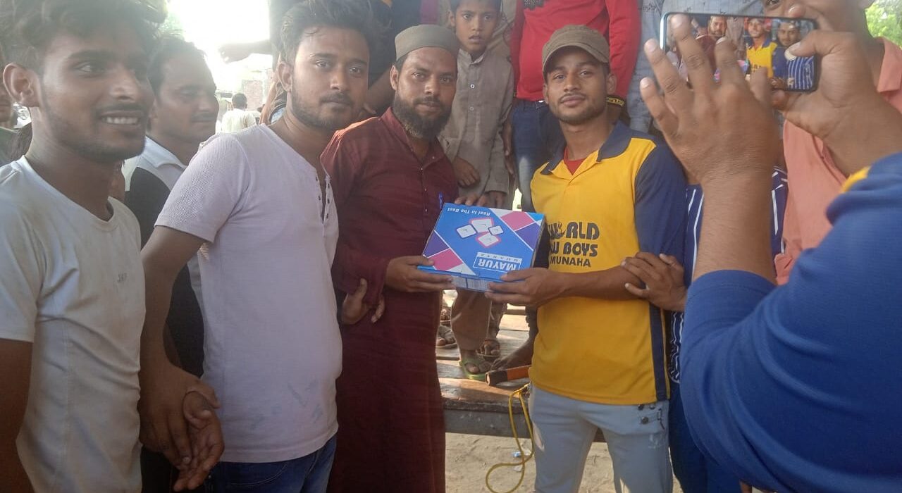 टूर्नामेंट के दूसरे दिन मैच मे जमुनहा ने गद्दीपुरवा को एक रन से हराया
