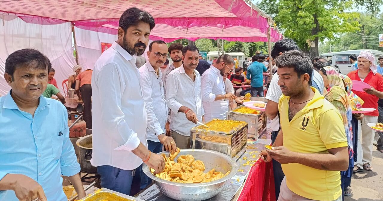बड़े मंगल पर रही भंडारे की धूम, गर्मी का नहीं दिखा असर