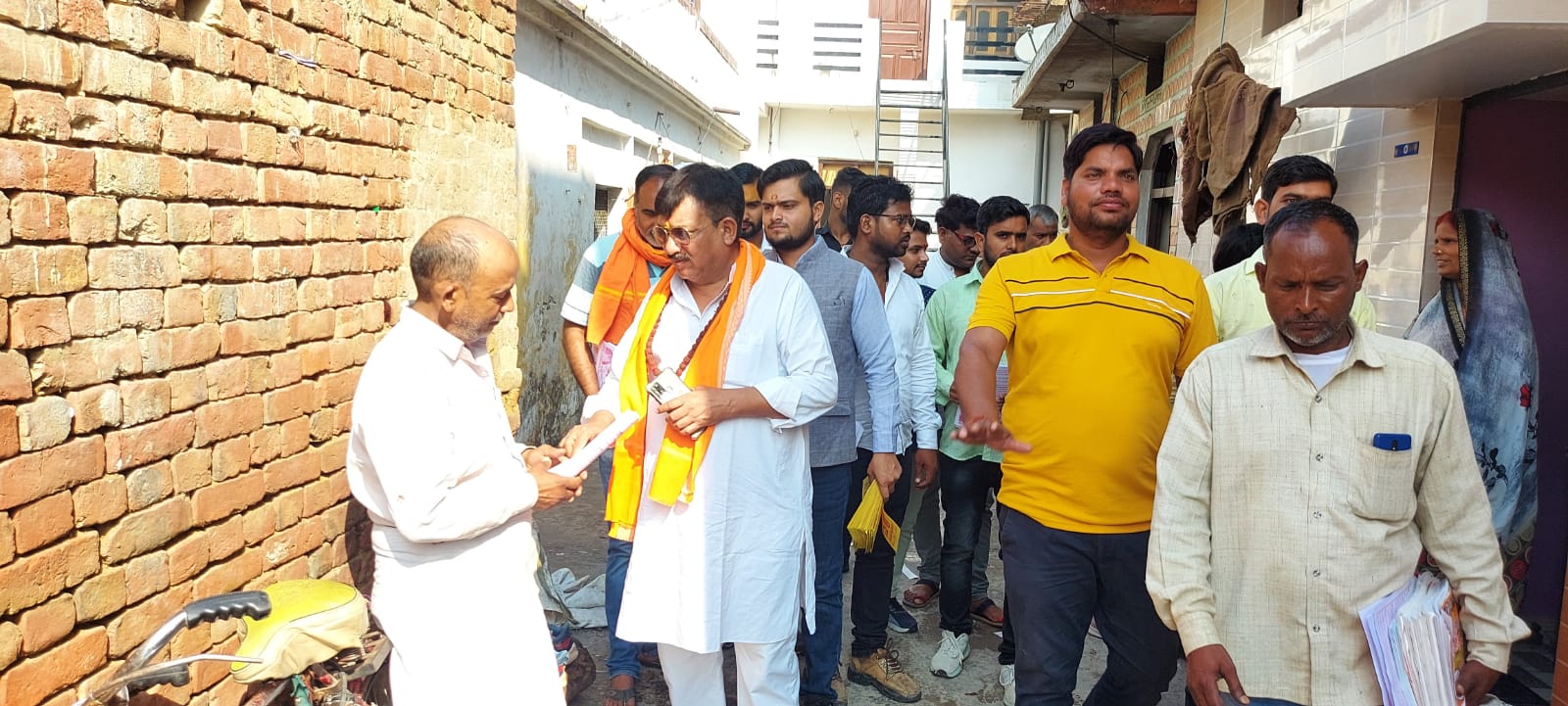 अयोध्या महानगर क्षेत्र पुरुषोत्तम वार्ड में जनसम्पर्क अभियान चलाया