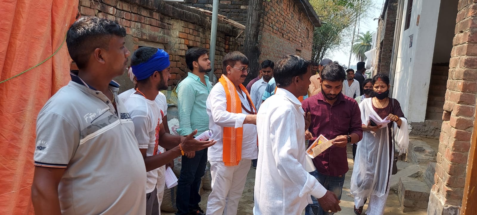 निर्दलीय प्रत्याशी अनीता शरद पाठक बाबा महानगर क्षेत्र में नंदापुर चतुर, पांडेय की पुरवा, डड़वा, जनौरा, पंडित दीनदयाल नगर में जनसंपर्क अभियान तेज किया