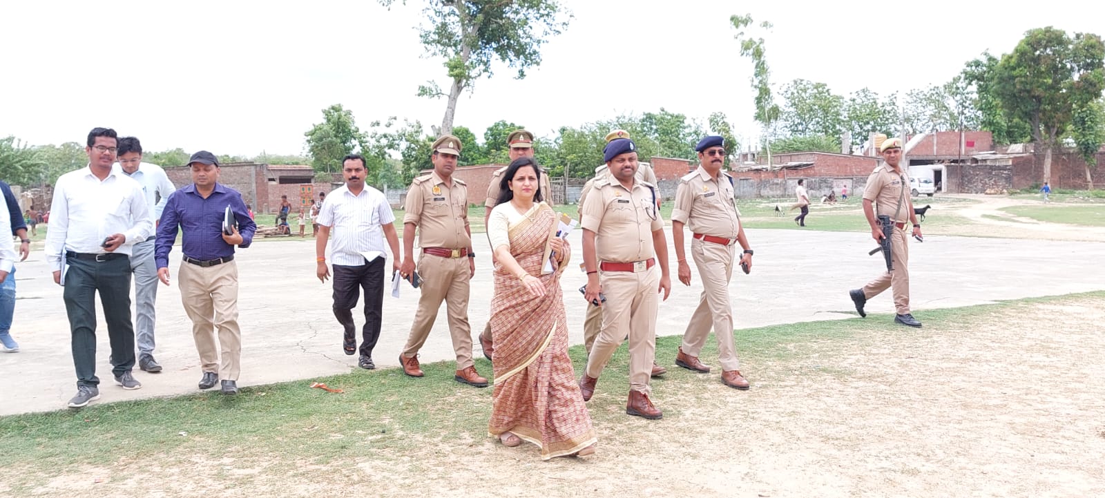 कार्यक्रम स्थल का डीएम व एसपी ने किया निरीक्षण
