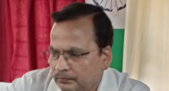 एसडीएम के कड़े तेवर