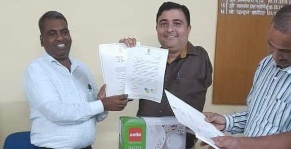 परीक्षा पे चर्चा कार्यक्रम में शामिल हुए शिक्षक को पीएम की ओर से किया गया सम्मानित