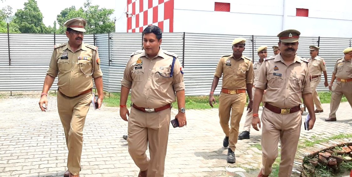 नवागत पुलिस अधीक्षक द्वारा किया गया निरीक्षण