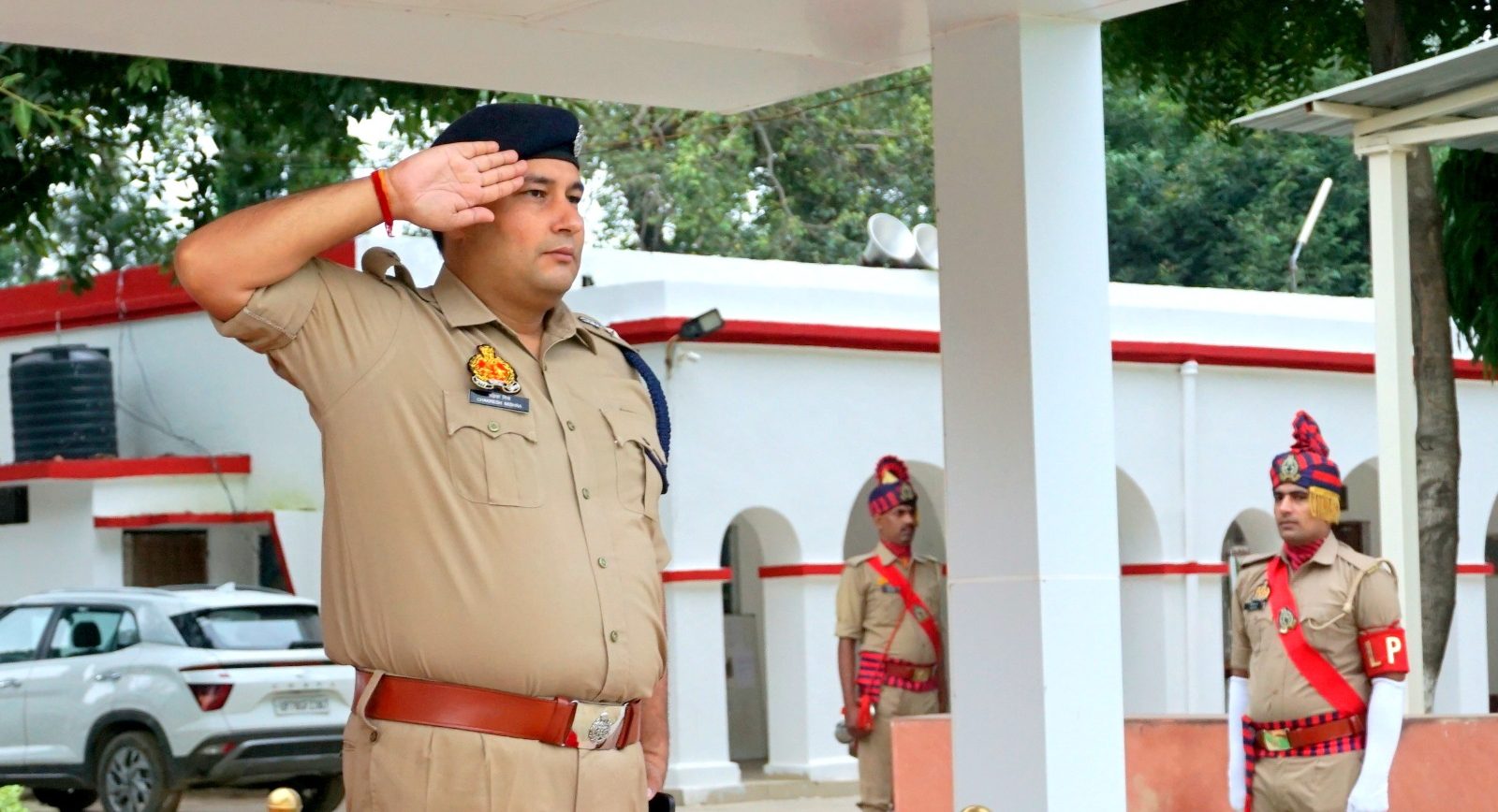 पुलिस साप्ताहिक परेड संपन्न