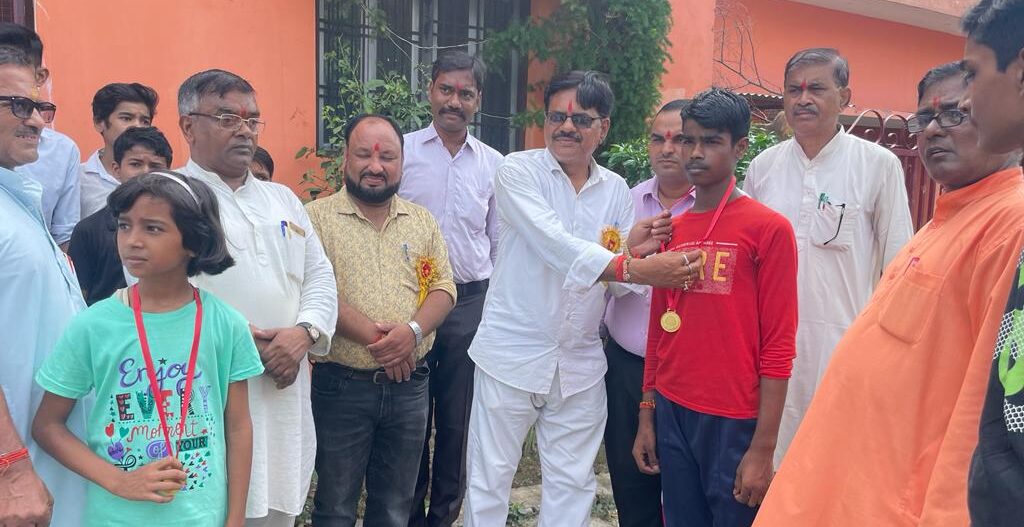 संकुल स्तरीय प्रतियोगिता में छात्रों ने दिखाई प्रतिभा