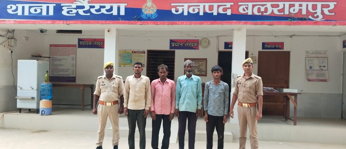 अवैध खनन में चार गिरफ्तार, चार डम्फर बरामद