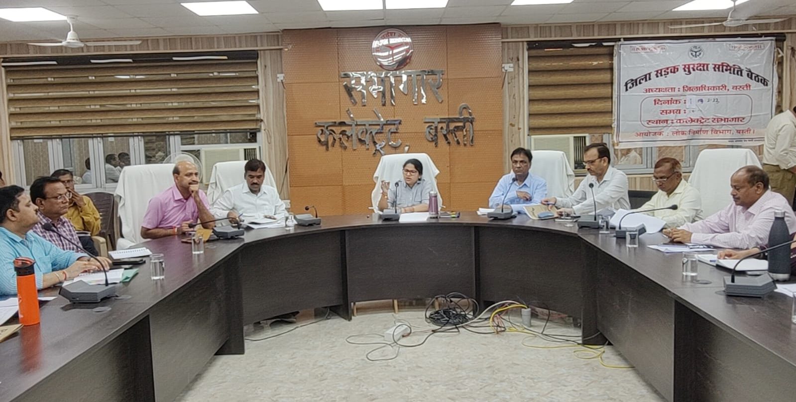 हाईवे पर सुरक्षात्मक उपाय न किए जाने पर जिलाधिकारी असंतोष