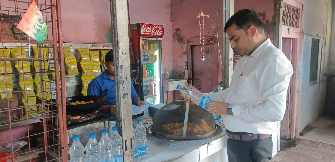 रेलवे में निरंतर चल रहा है स्वच्छता पखवाड़ा