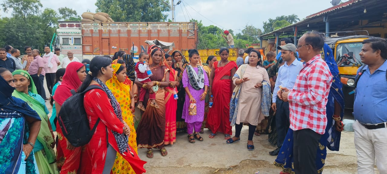 महिला किसानों ने जाना मंडी समिति की कार्य प्रणाली