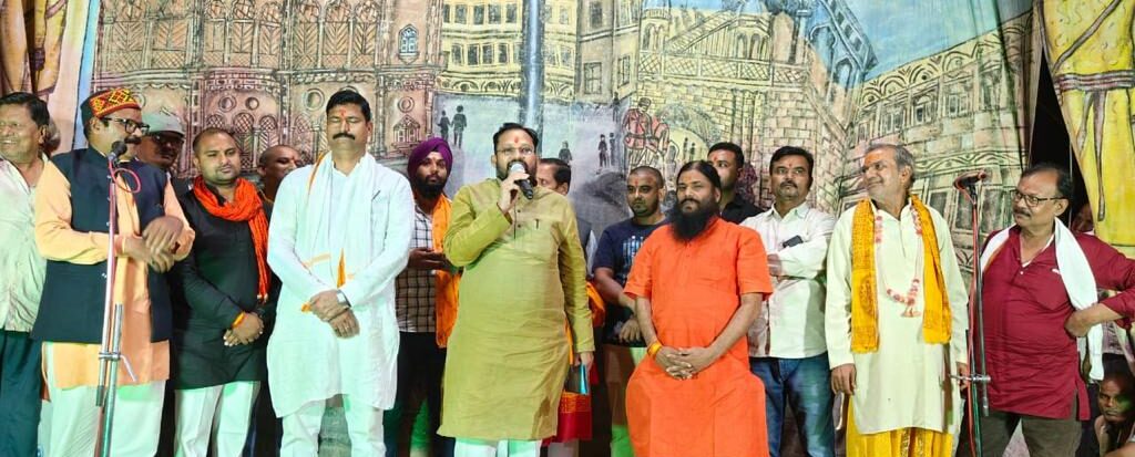 मर्यादित जीवन की सीख देती है राम लीला: दद्दन