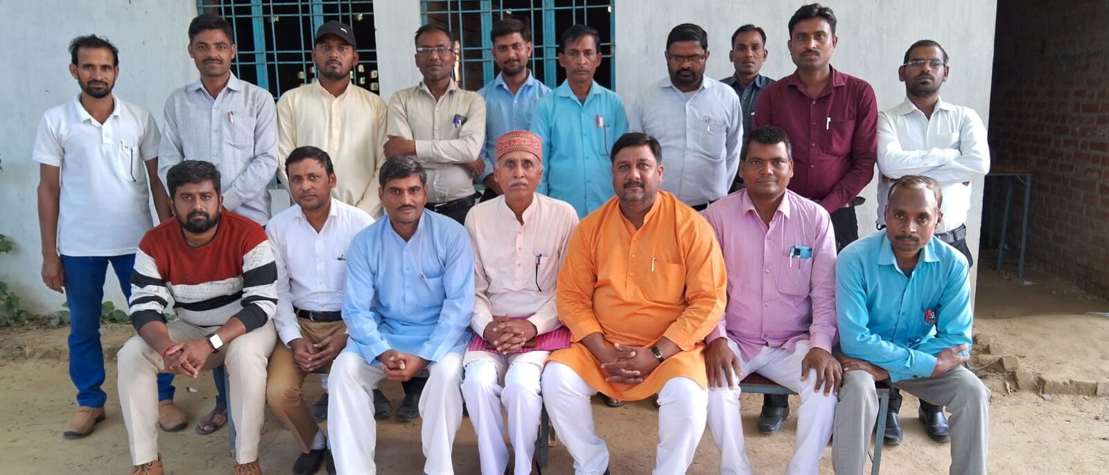 निजी विद्यालय संघ द्वारा ऐलिया ब्लॉक में कमेटी गठन पर विचार