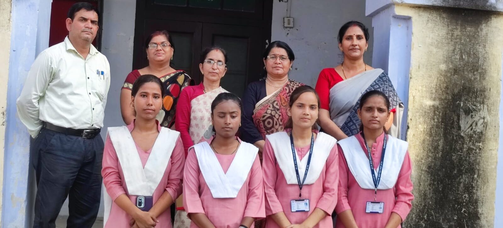 महाविद्यालय हुई प्रतियोगिता, प्रियंका, कृति व अंशिका ने मारी बाजी
