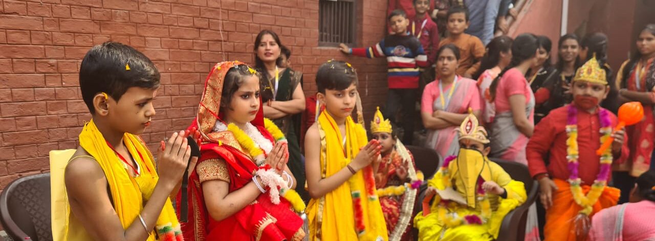 डिवाइन पब्लिक स्कूल में हुआ भव्य कार्यक्रम, नन्हे नन्हे बच्चों ने अपने अभिनय से जीता सबका दिल
