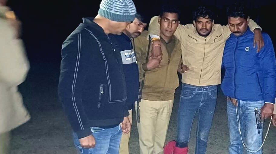 पुलिस मुठभेड़ में 25,000 का ईनामी घायल, गिरफ्तार