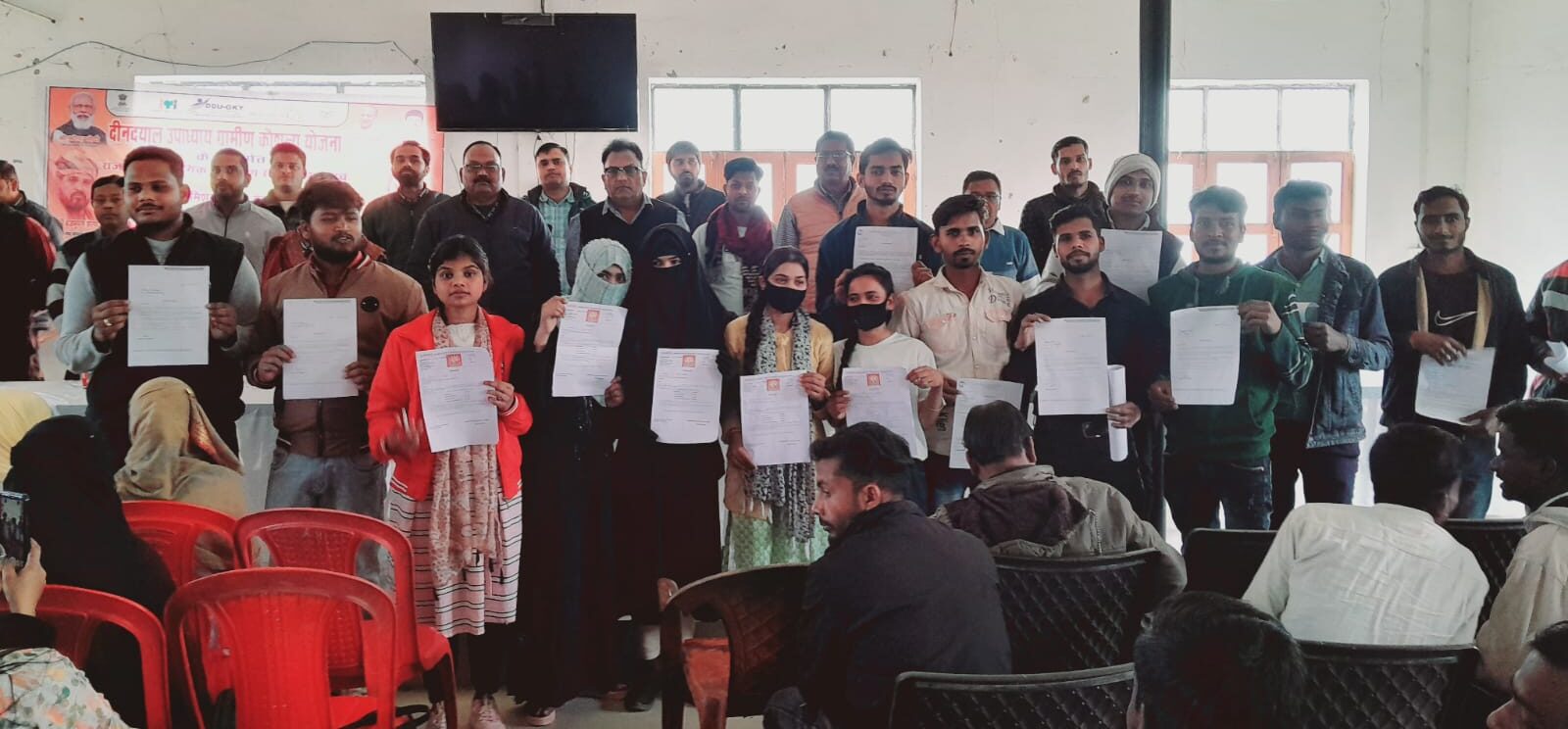 विकास खण्ड जरवल व फखरपुर में आयोजित हुआ रोज़गार मेला