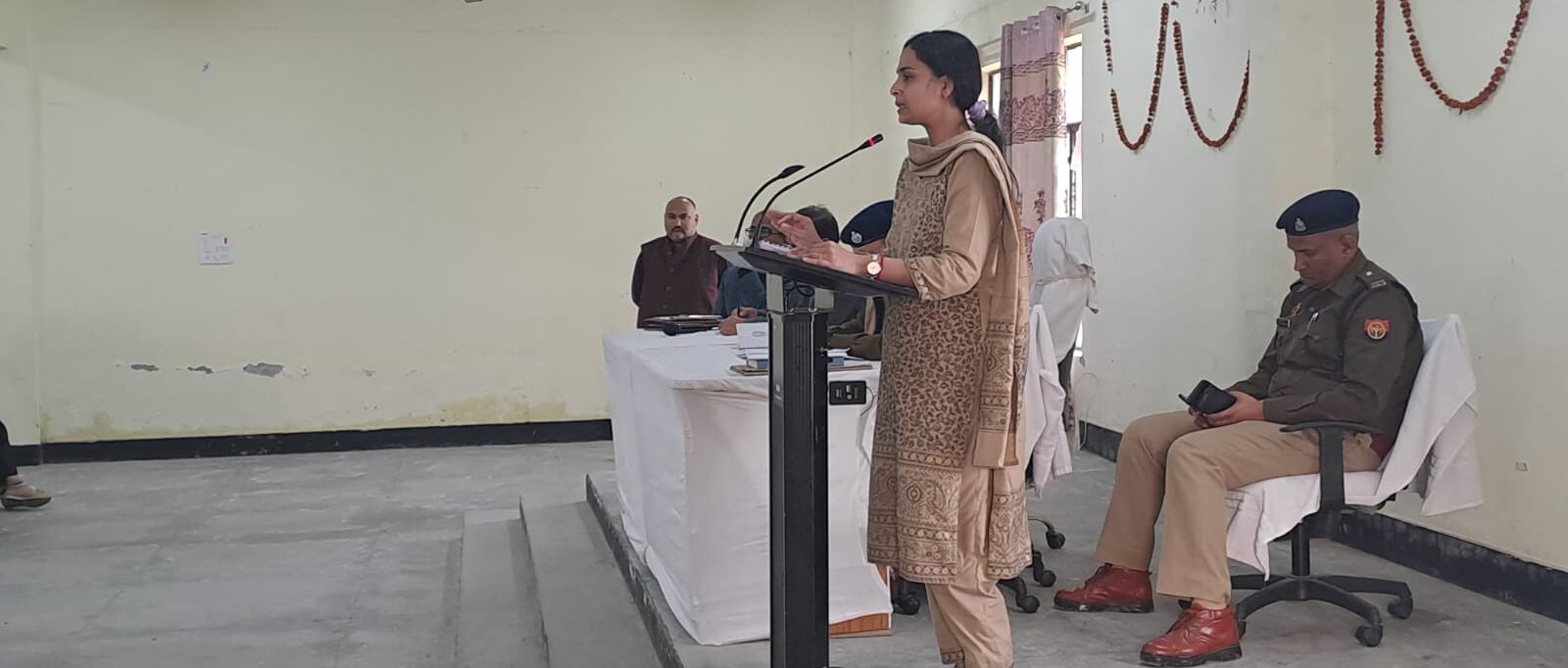 दायित्वों का निर्वहन कर नकलविहीन एवं सुचितापूर्ण ढंग से सम्पन्न करायें परीक्षा-जिलाधिकारी