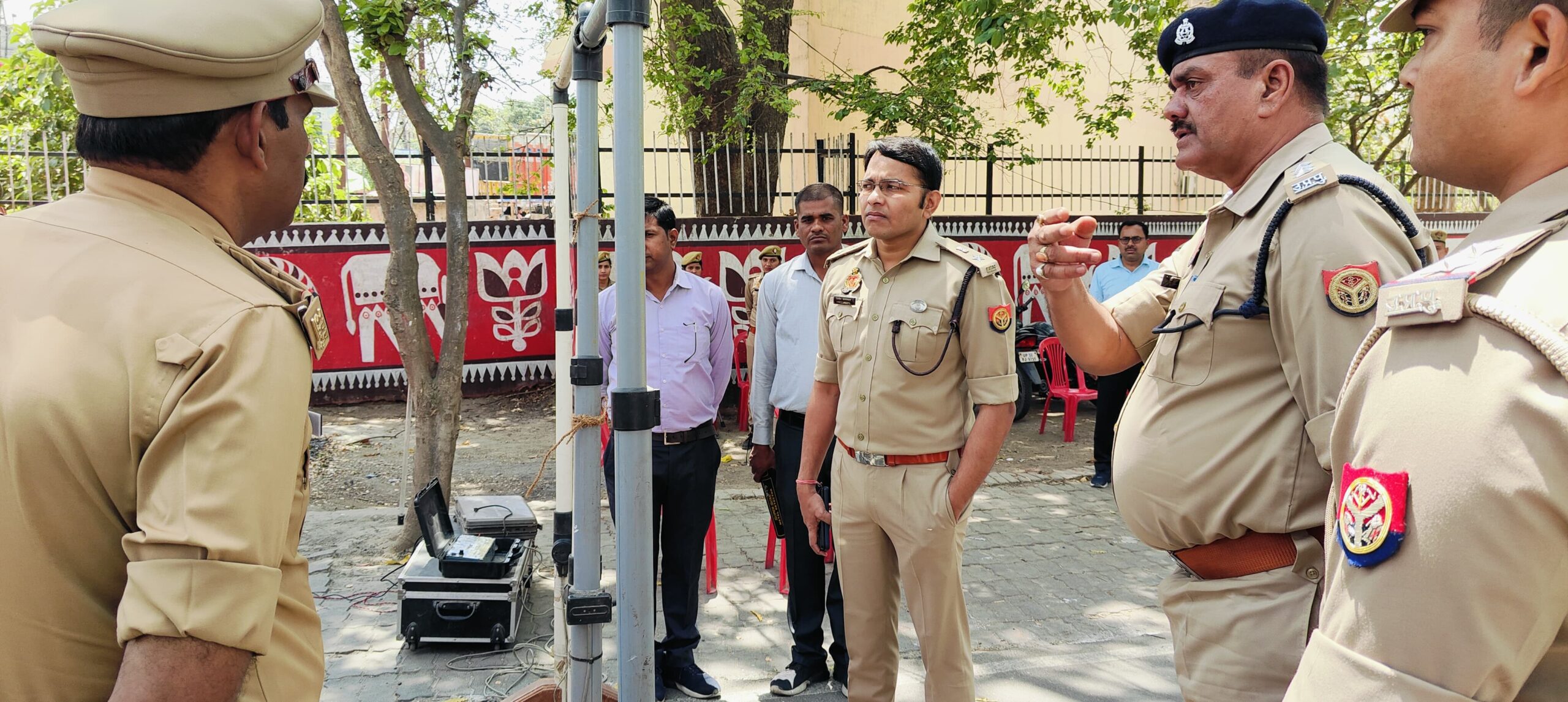 एसपी विनीत जायसवाल द्वारा नामाकंन स्थल का किया गया निरीक्षण