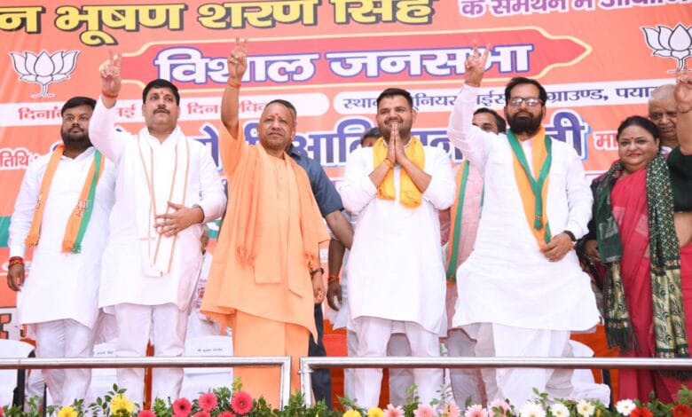 मुख्यमंत्री आगमन पर हजारों समर्थकों के साथ पहुंचे विधायक अजय सिंह