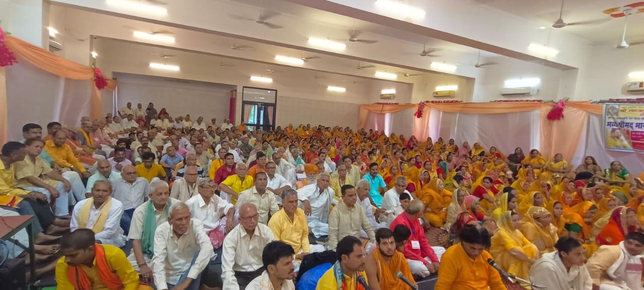 प्रभु पुरुषोत्तम है ऐश्वर्य से जो परिपूर्ण है वही परब्रह्म – श्री धराचार्य जी महाराज