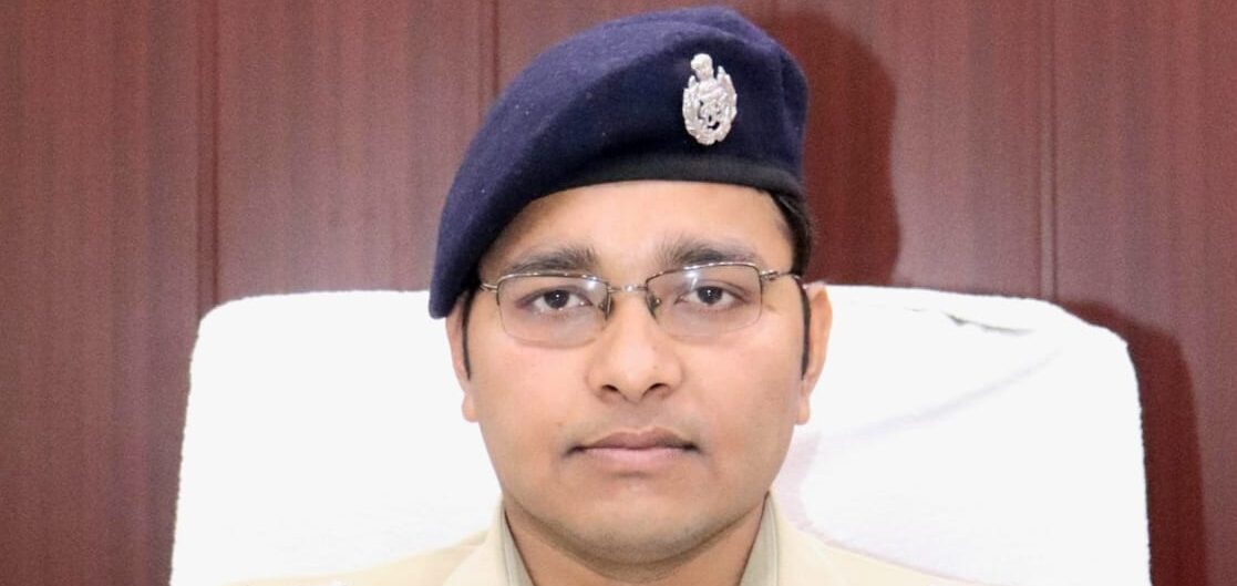 01 जुलाई से लागू हो रहे 03 नए कानूनों को जमीनी स्तर पर आमजनमानस को पहुचाने हेतु एसपी समस्त थाना प्रभारियों को दिया निर्देश