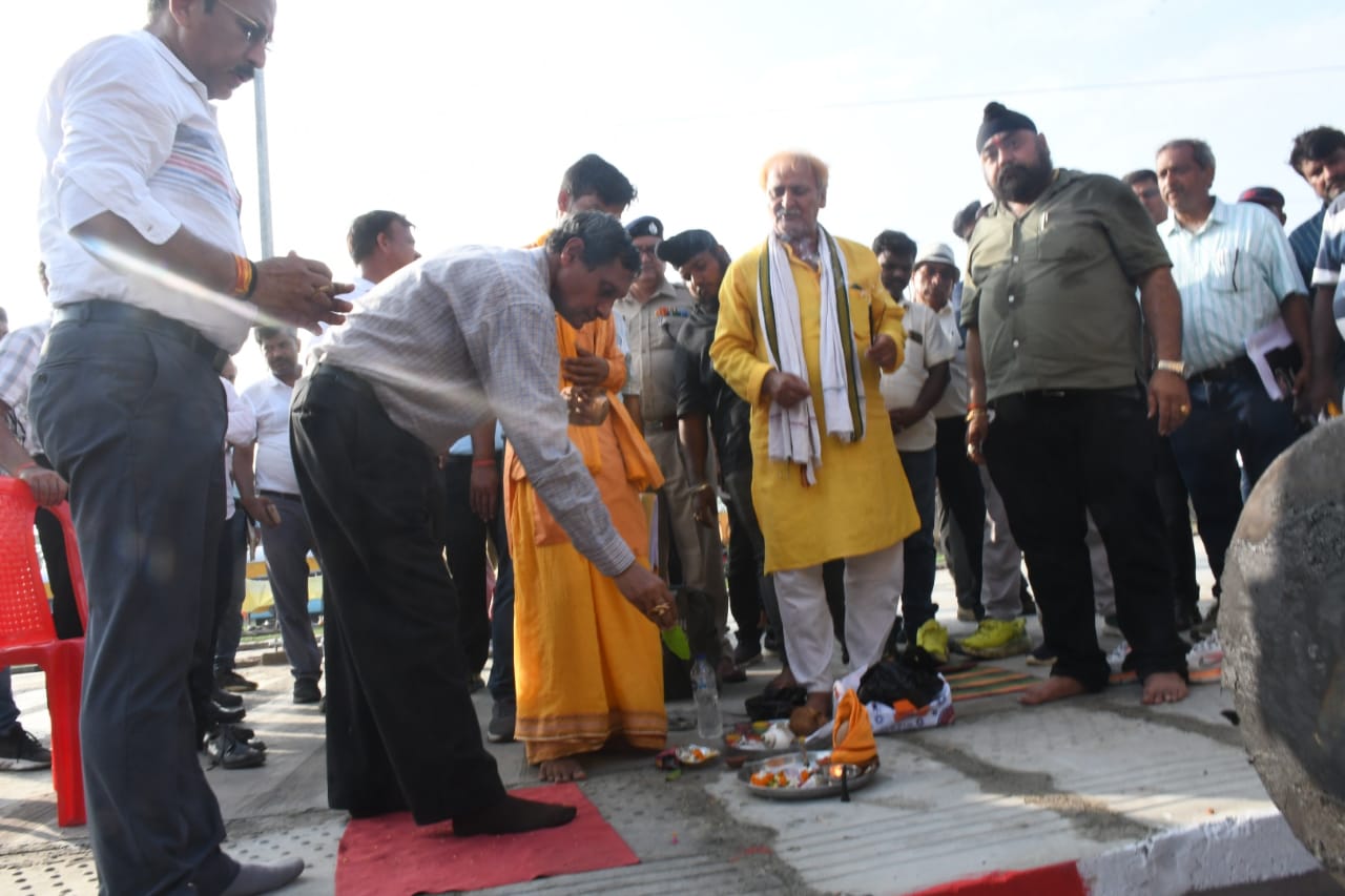 दो दिवसीय संरक्षा परीक्षण के अंतिम दिन रेल संरक्षा आयुक्त प्रणजीव सक्सेना द्वारा मैजापुर – गोंडा कचहरी के मध्य निरीक्षण एवं गोंडा कचहरी-करनैलगंज खंड पर स्पीड ट्रायल किया गया