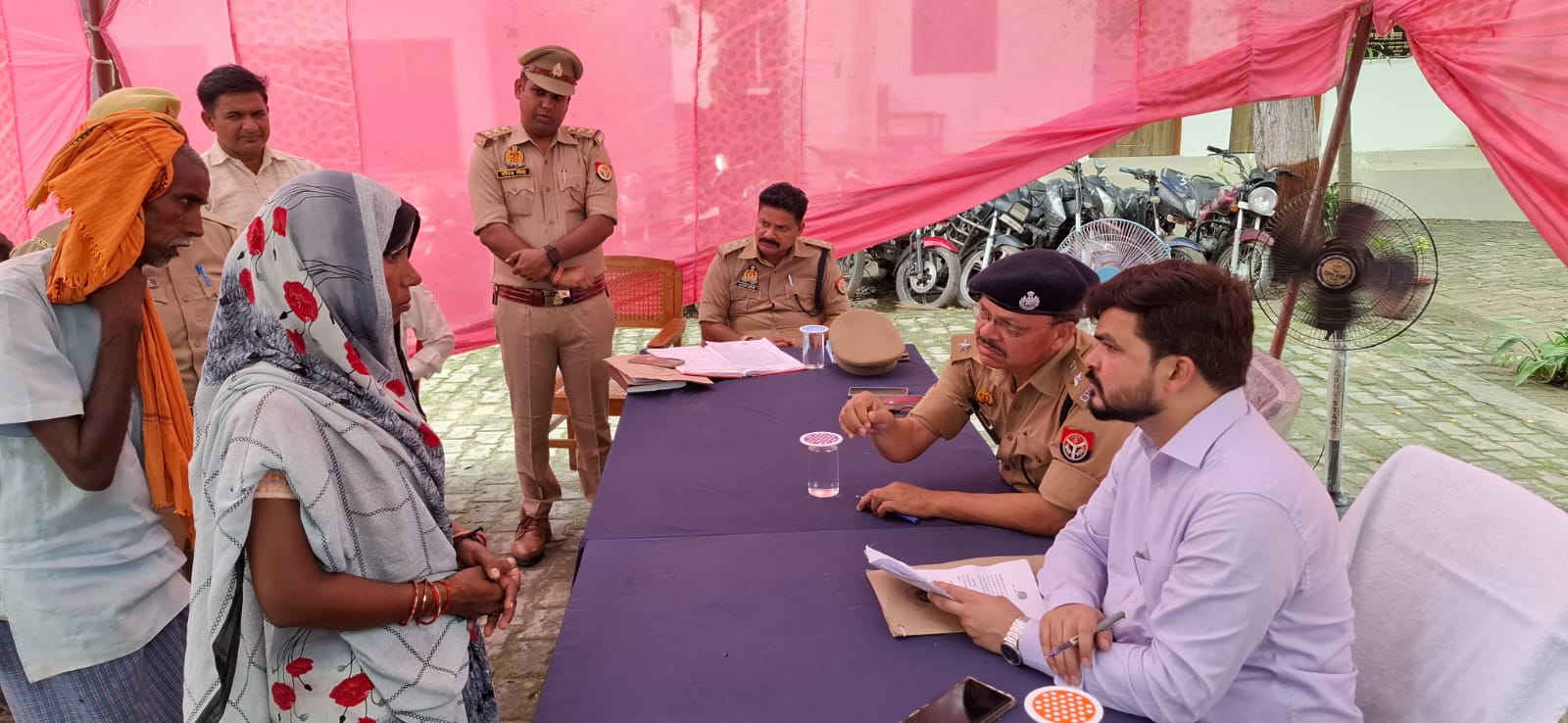 जिलाधिकारी की अध्यक्षता में थाना सिरसिया एवं कोतवाली भिनगा में समाधान दिवस का हुआ आयोजन