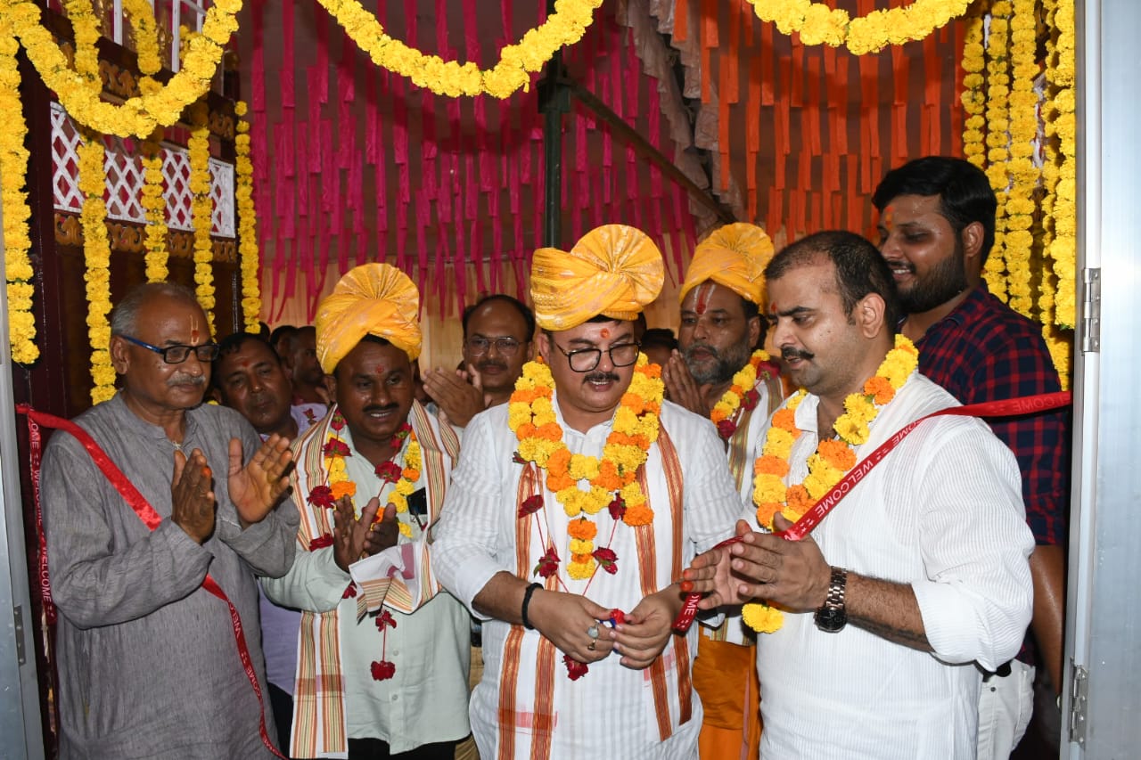क्लीनिक अस्थि राेग के रोगियों हेतु मदद के लिए हमेशा तैयार रहेगा – गिरीशपति त्रिपाठीआर्थाेपेडिक क्लीनिक चिकित्सा परामर्श केंद्र का महापौर ने फीता काटकर  किया भव्य उद्घाटन