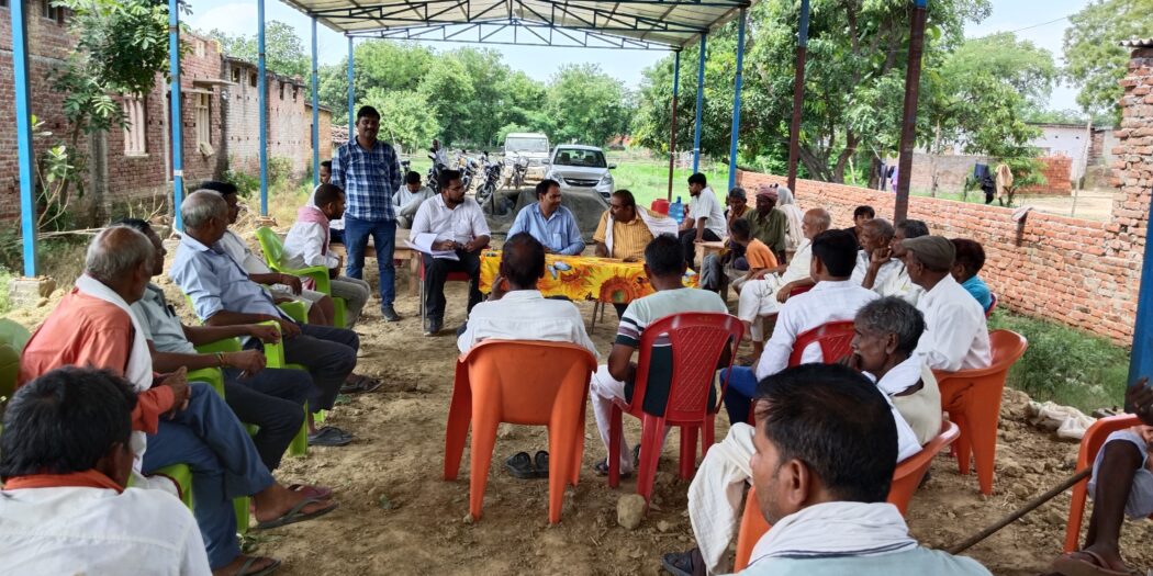 दुग्ध डेरी कलेक्शन सेंटर खोलेगा अमूल, किसानों के साथ की बैठक*