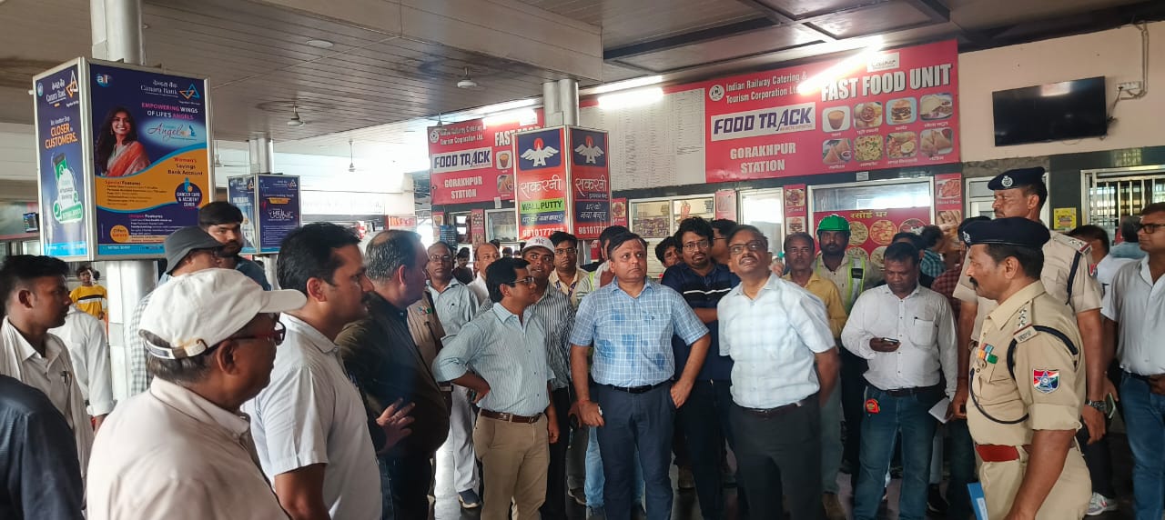 गोरखपुर यार्ड का डीआरएम ने किया निरीक्षण
